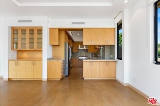 2301 10th St in Santa Monica, CA - Foto de edificio - Building Photo