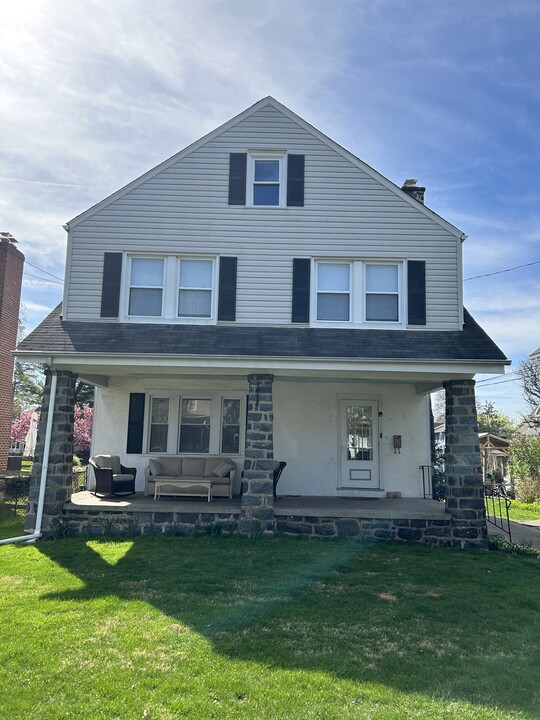 111 Brookline Blvd, Unit First Floor in Havertown, PA - Building Photo