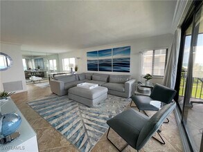 10525 Gulf Shore Dr in Naples, FL - Building Photo - Building Photo