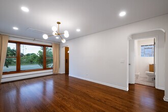 5224 N Cicero Ave in Chicago, IL - Building Photo - Building Photo