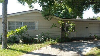 4430 Glissade Dr in New Port Richey, FL - Building Photo - Building Photo