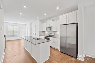 4018 Capital Rdg Ct in Charlotte, NC - Building Photo - Building Photo