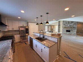 3940 Ellendale Rd in Moreland Hills, OH - Building Photo - Building Photo