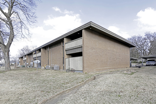 305 S 7th St in Rogers, AR - Building Photo - Building Photo