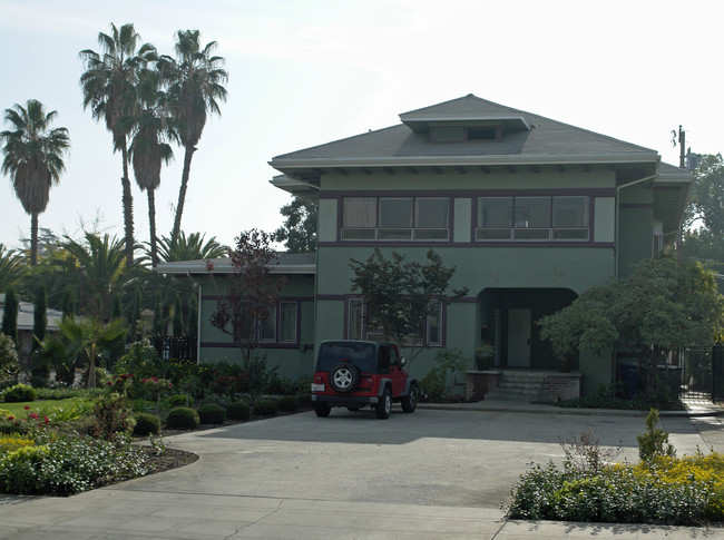 756 Pine Ave in Fresno, CA - Foto de edificio - Building Photo