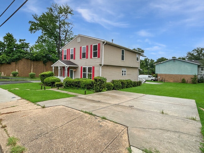 8905 Glenarden Pkwy in Glenarden, MD - Building Photo - Building Photo