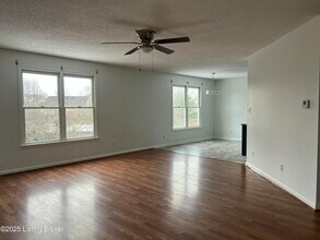 47 N Country Dr in Shelbyville, KY - Building Photo - Building Photo