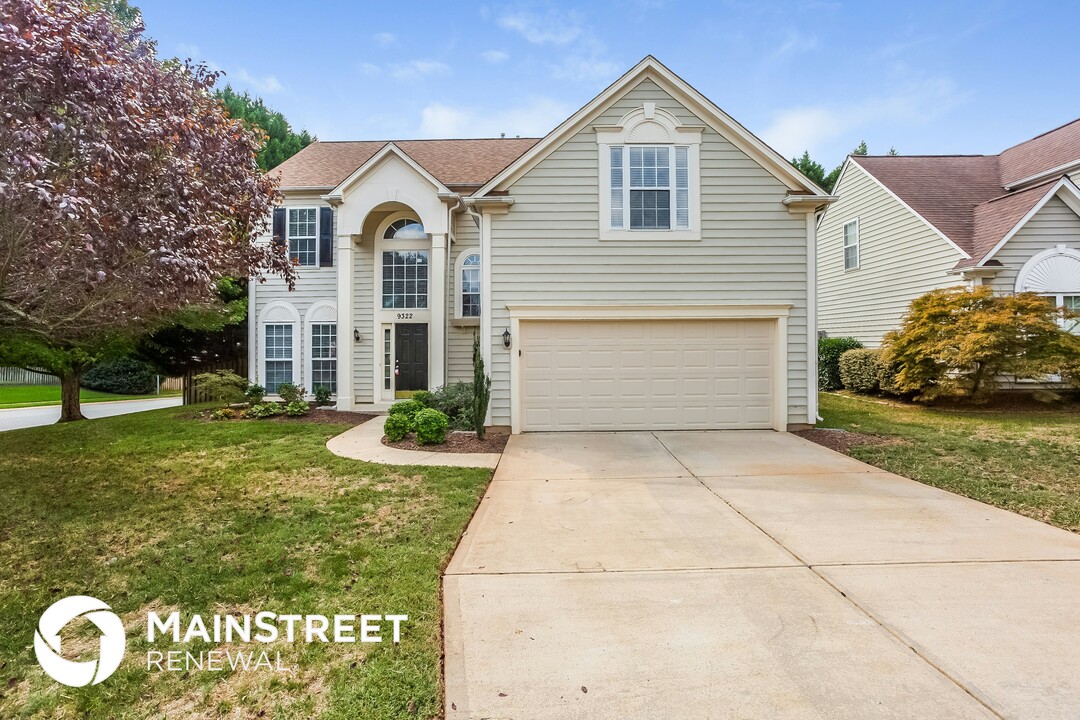 9322 Shepparton Dr in Huntersville, NC - Building Photo