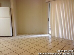 6882 Crested Quail in San Antonio, TX - Building Photo - Building Photo