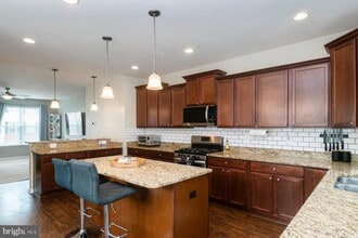 7469 Tanyard Knoll Ln in Glen Burnie, MD - Building Photo - Building Photo
