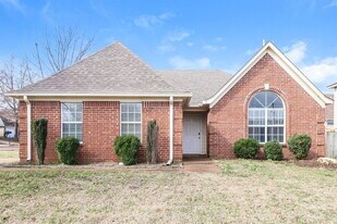 995 Scofield Dr in Cordova, TN - Building Photo