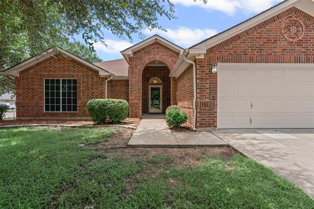 201 Ute Creek Ct in Burleson, TX - Building Photo - Building Photo