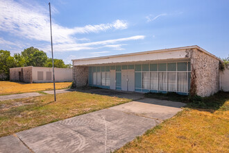 901 E 16th Ave in Corsicana, TX - Building Photo - Building Photo