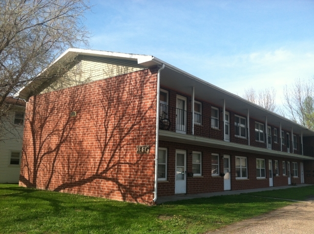 Mayfair Apartments in Grand Forks, ND - Building Photo