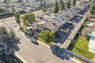 605 W Ashlan Ave in Clovis, CA - Building Photo - Building Photo