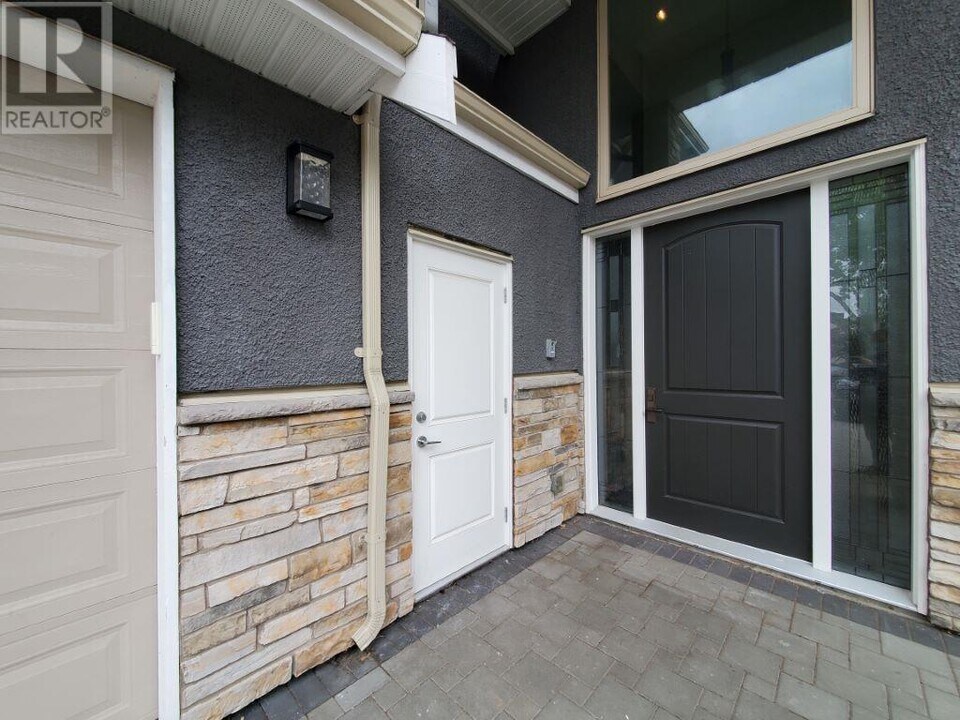 42xx Pendlebury Rd in Richmond, BC - Building Photo