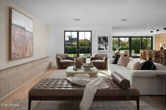 6039 E Calle Camelia in Scottsdale, AZ - Building Photo - Building Photo