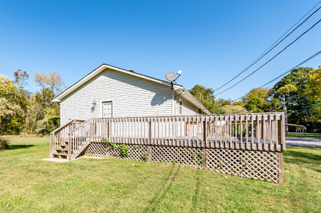 118 E Acres Ave in Waverly, TN - Building Photo - Building Photo