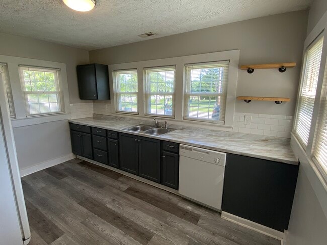 313 W High St in Manchester, TN - Building Photo - Building Photo