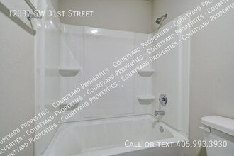 12037 SW 31st St in Yukon, OK - Building Photo - Building Photo