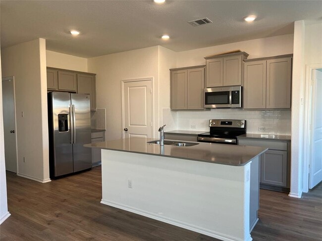 140 Perfect World Lp in Jarrell, TX - Building Photo - Building Photo