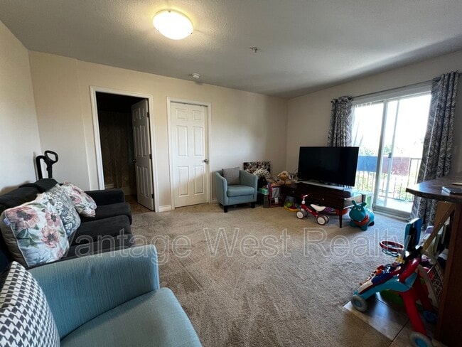 property at 598-598 Sutherland Ave