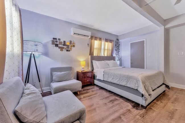 3317 W St Conrad St in Tampa, FL - Building Photo - Building Photo