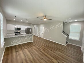 517 Olive Branch Way in Oxford, MS - Foto de edificio - Building Photo