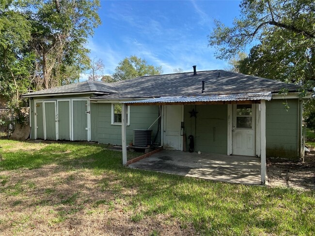 property at 2103 Holly Dr