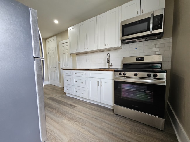 property at 233 W Madison St