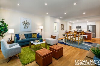 101 Asheville Rd in Brookline, MA - Foto de edificio - Building Photo