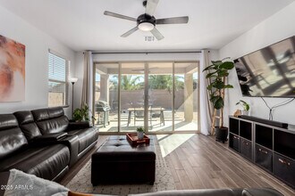 17945 W Golden Ln in Waddell, AZ - Building Photo - Building Photo