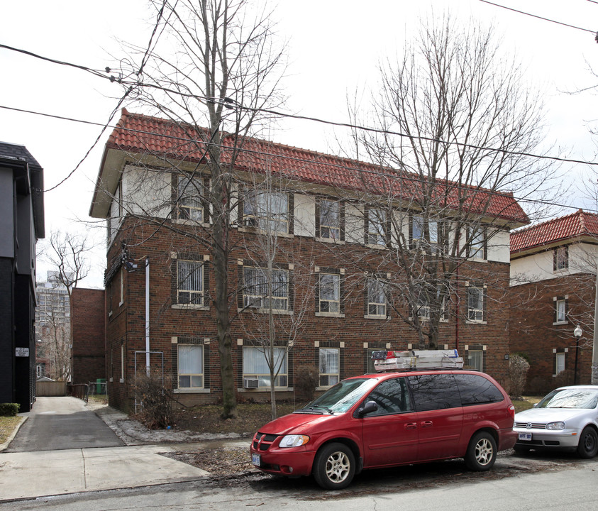 25 Sherwood Ave in Toronto, ON - Building Photo