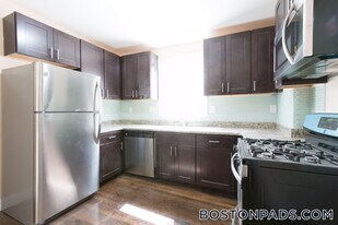 4803 Washington St in Boston, MA - Building Photo