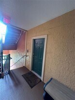 2732 Via Murano in Clearwater, FL - Building Photo