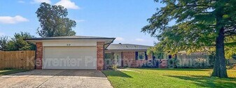 314 N Lakeside Terrace in Mustang, OK - Building Photo