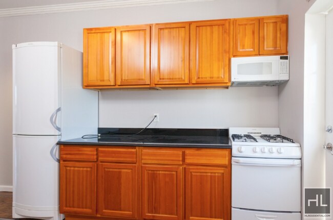 E 5TH ST. in New York, NY - Building Photo - Building Photo
