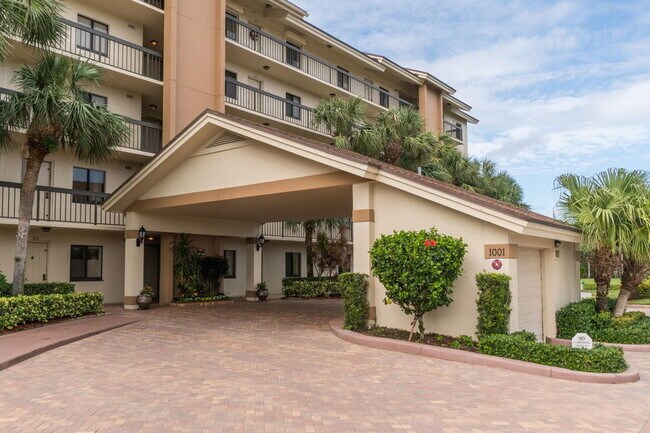 property at 1001 Seafarer Cir