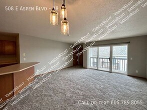 508 E Aspen Blvd in Brandon, SD - Building Photo - Building Photo
