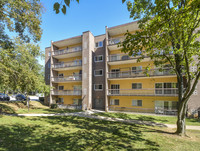 Main Line Berwyn Apartments in Berwyn, PA - Building Photo - Building Photo