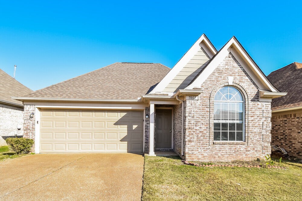 7862 Fallstone Rd in Memphis, TN - Building Photo