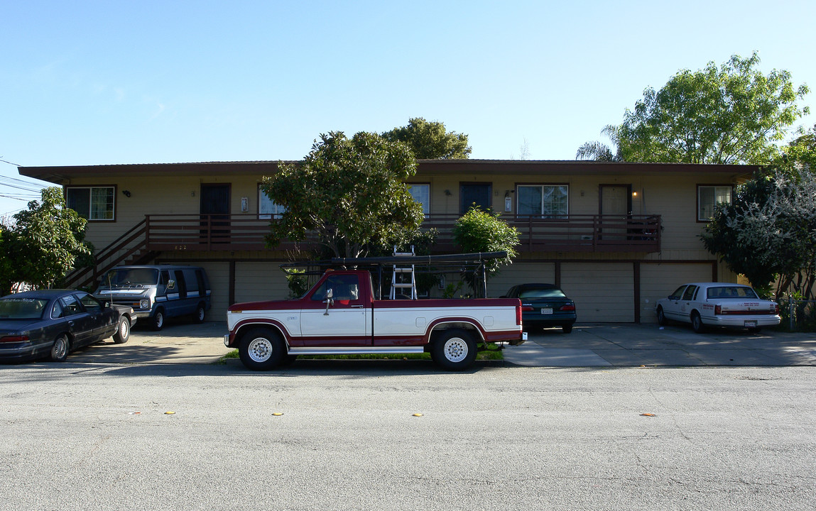 822 Allerton St in Redwood City, CA - Foto de edificio