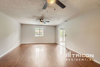3413 Yule Tree Dr in Edgewater, FL - Building Photo - Building Photo