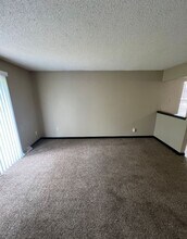 17305 E 48th St in Independence, MO - Building Photo - Building Photo