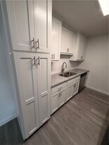 4393 W Thrasher Dr in Fayetteville, AR - Building Photo