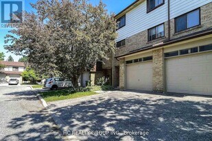 15 Huntingwood Dr in Toronto, ON - Building Photo