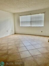 16051 Blatt Blvd in Weston, FL - Building Photo - Building Photo