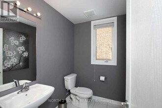 80 Robb Thompson Rd in East Gwillimbury, ON - Building Photo - Building Photo