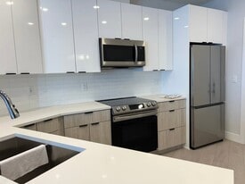 20360 Logan Ave in Langley, BC - Building Photo