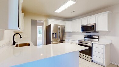 691 N Meadowlands Dr in Fayetteville, AR - Building Photo - Building Photo